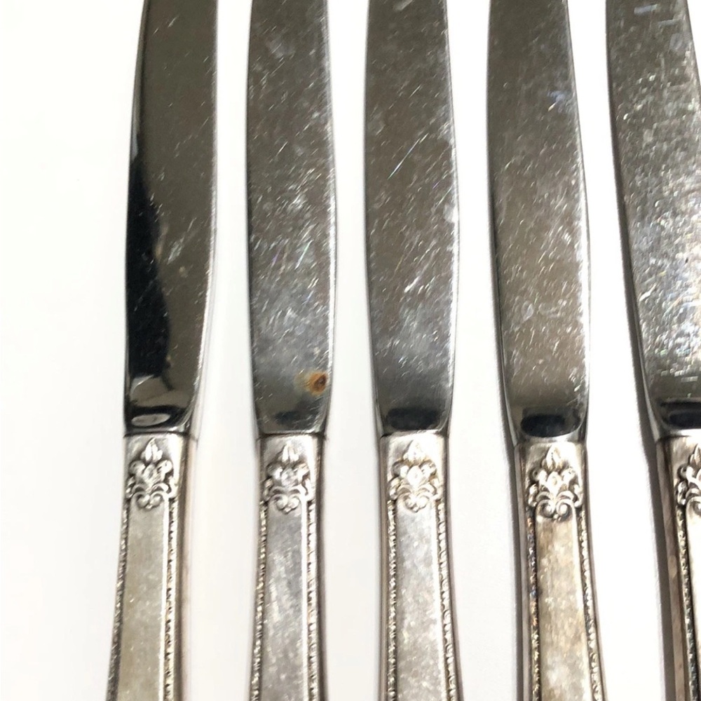 1847 Rogers Bros Is Adoration Vintage Silver Plate Silverware Set of 47 pieces - Picture 12 of 13